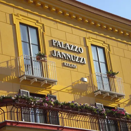 Guest house Palazzo Jannuzzi Relais 4*